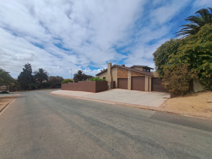 3 Bedroom Property for Sale in Vredenburg Western Cape